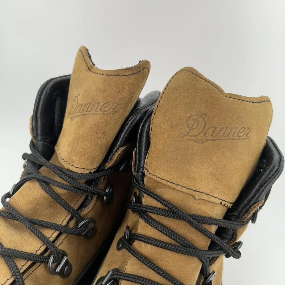 Danner Combat Hiker Boots Mens Size 11.5 Brown Nubuck Vibram USA Tactical Army